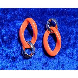 vintage chain link style orange acrylic and gold tone drop/dangle stud earrings.